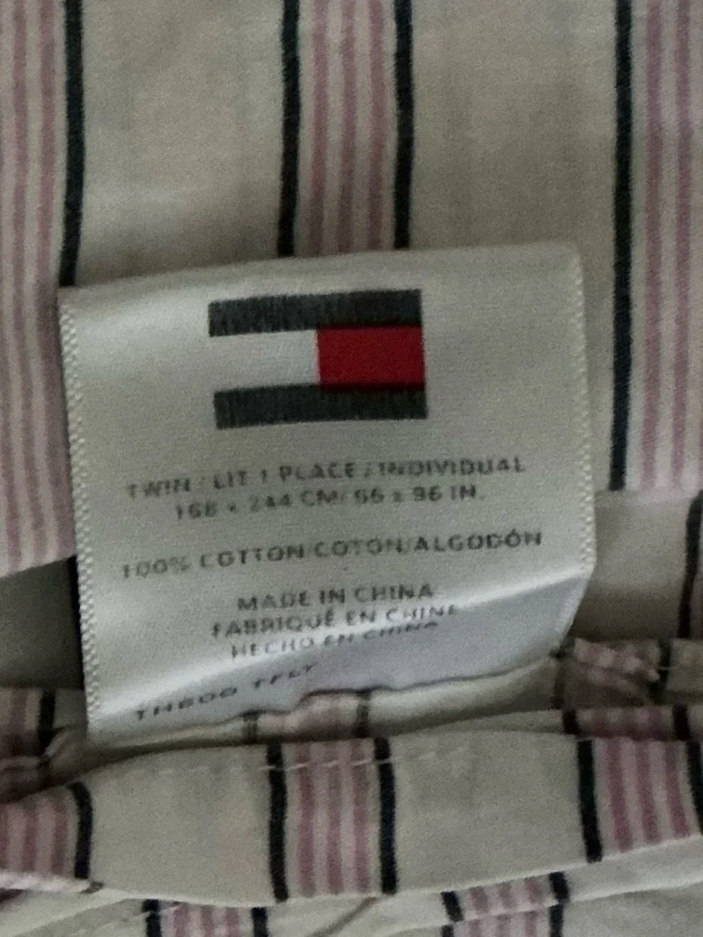 Tommy Hilfiger Flat Bedsheet Size Twin